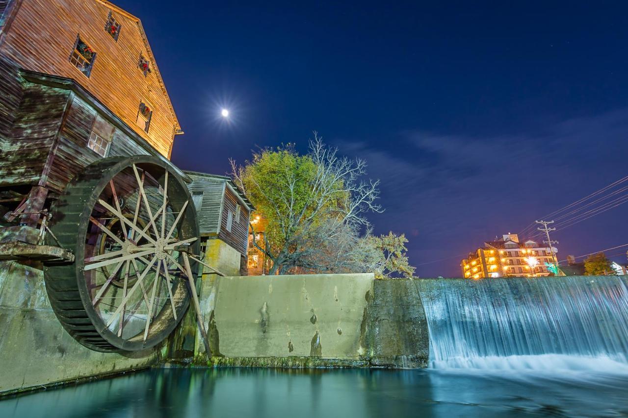 Stay At The Retreat! Gatlinburg-Dollywood เซอเวียร์วีล ภายนอก รูปภาพ